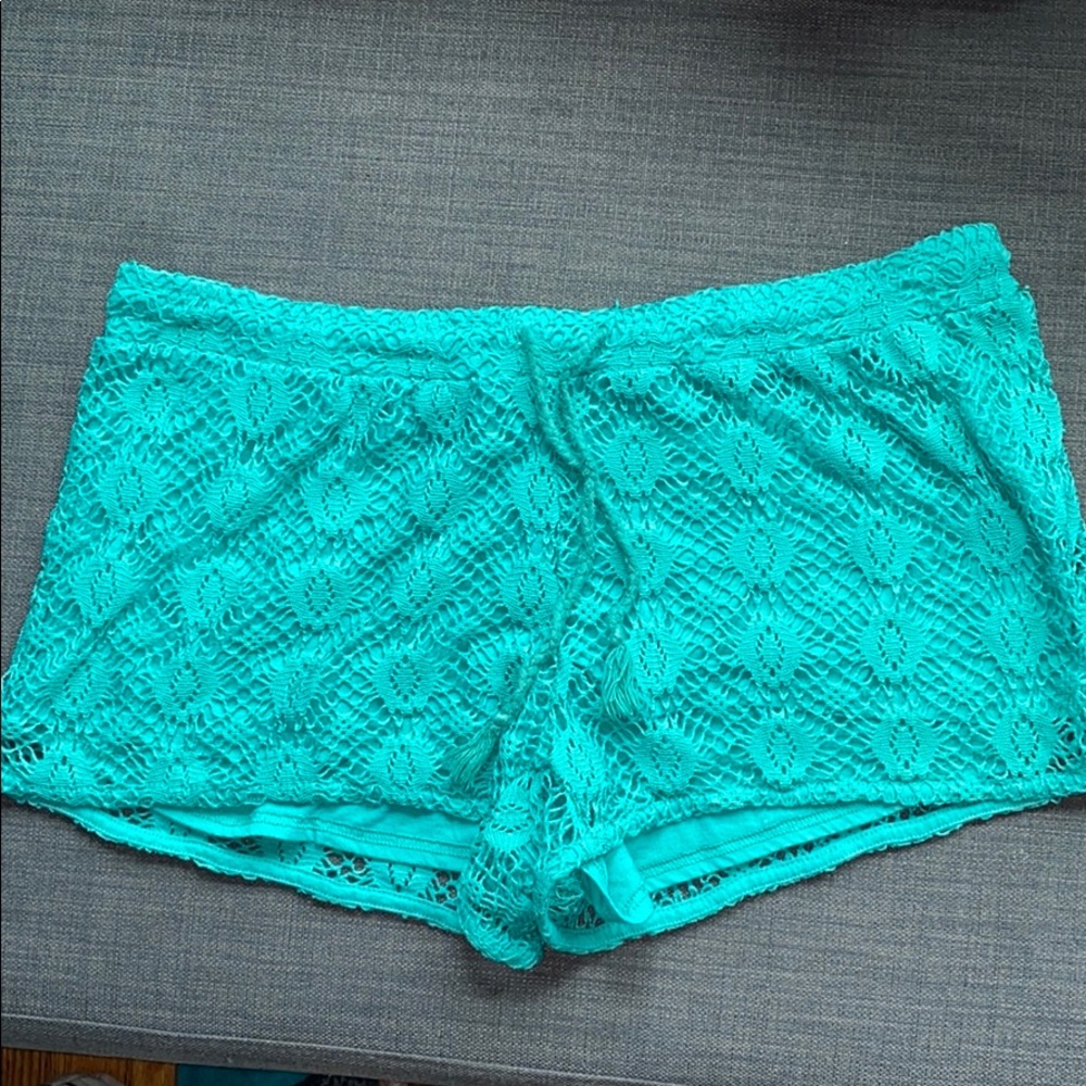 Shorts - Picture 2 of 4